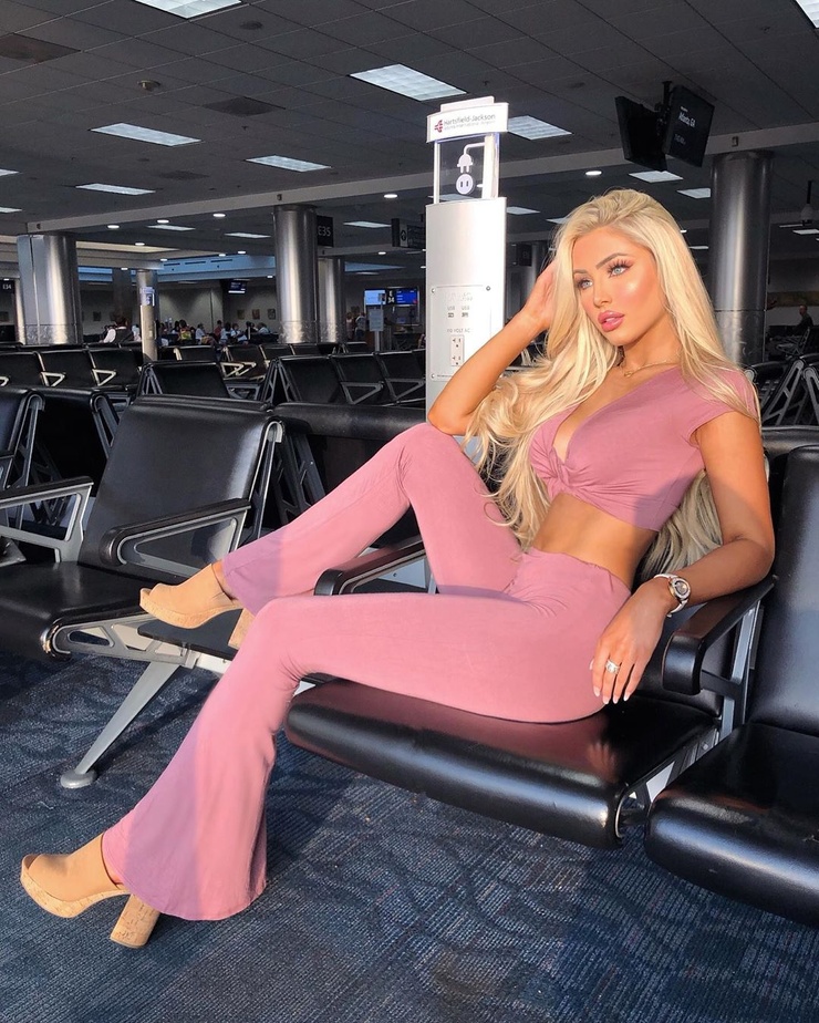 Katerina Rozmajzl Katerina Rozmajzl