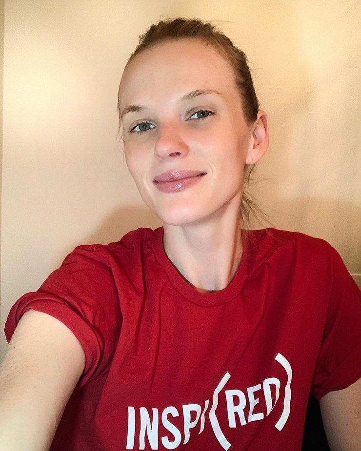 Anne Vyalitsyna Anne Vyalitsyna