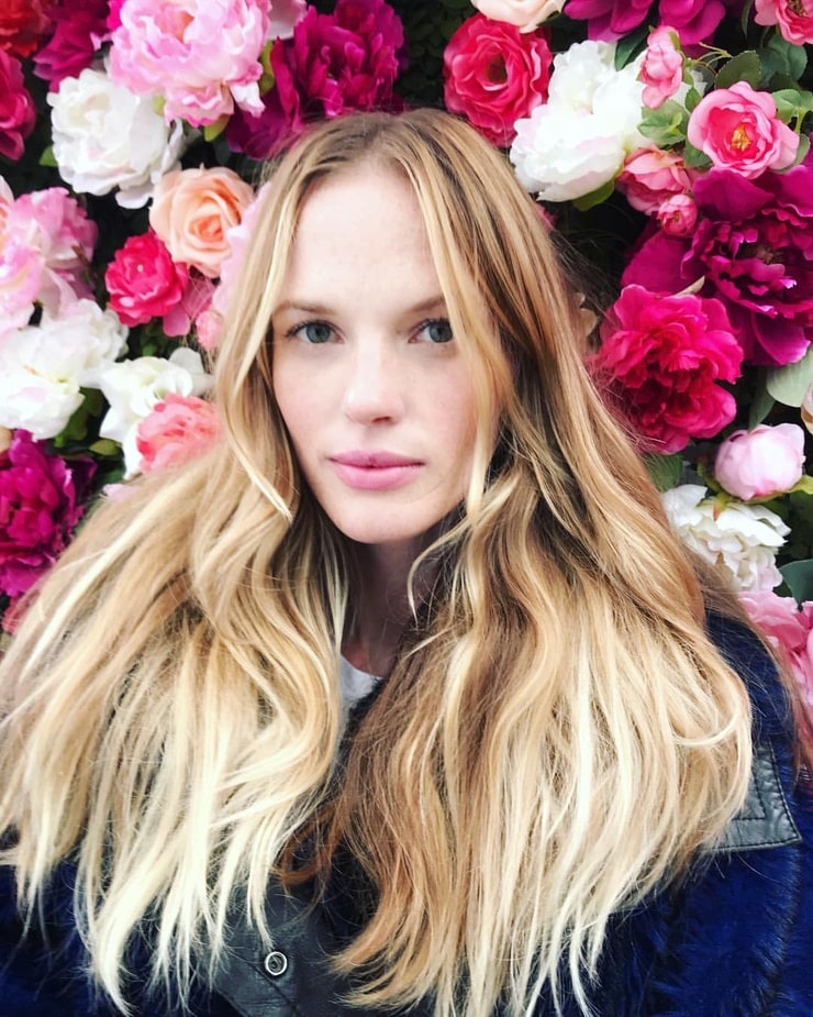 Anne Vyalitsyna Anne Vyalitsyna