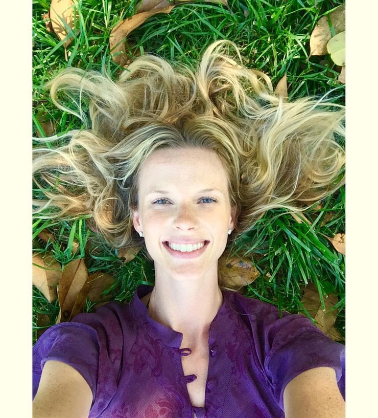 Anne Vyalitsyna Anne Vyalitsyna