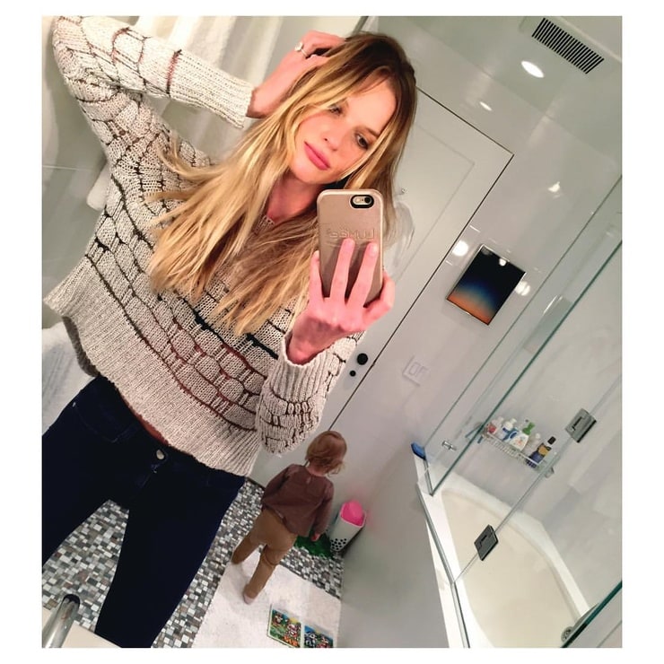 Anne Vyalitsyna Anne Vyalitsyna