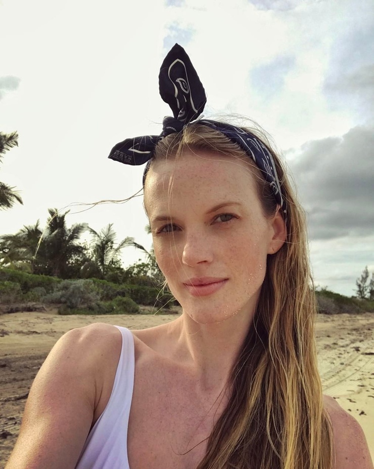 Anne Vyalitsyna Anne Vyalitsyna