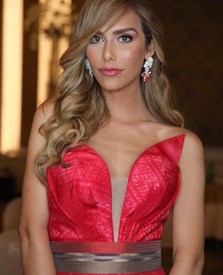 Angela Ponce