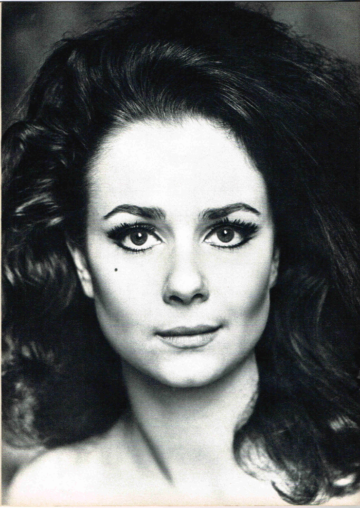 Nicole Shelby