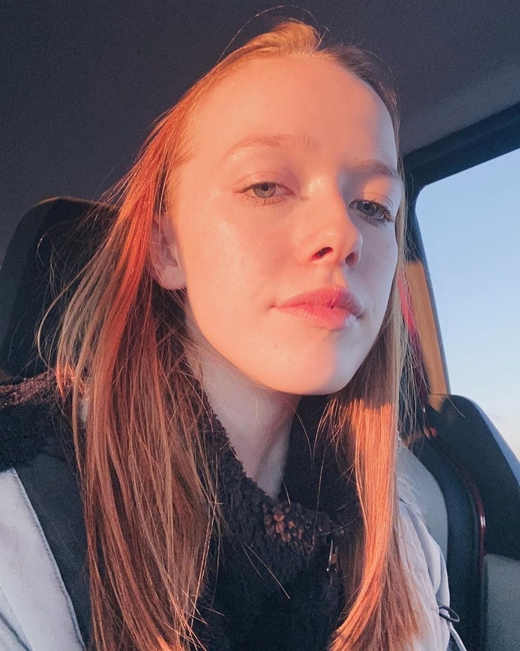 Amybeth McNulty