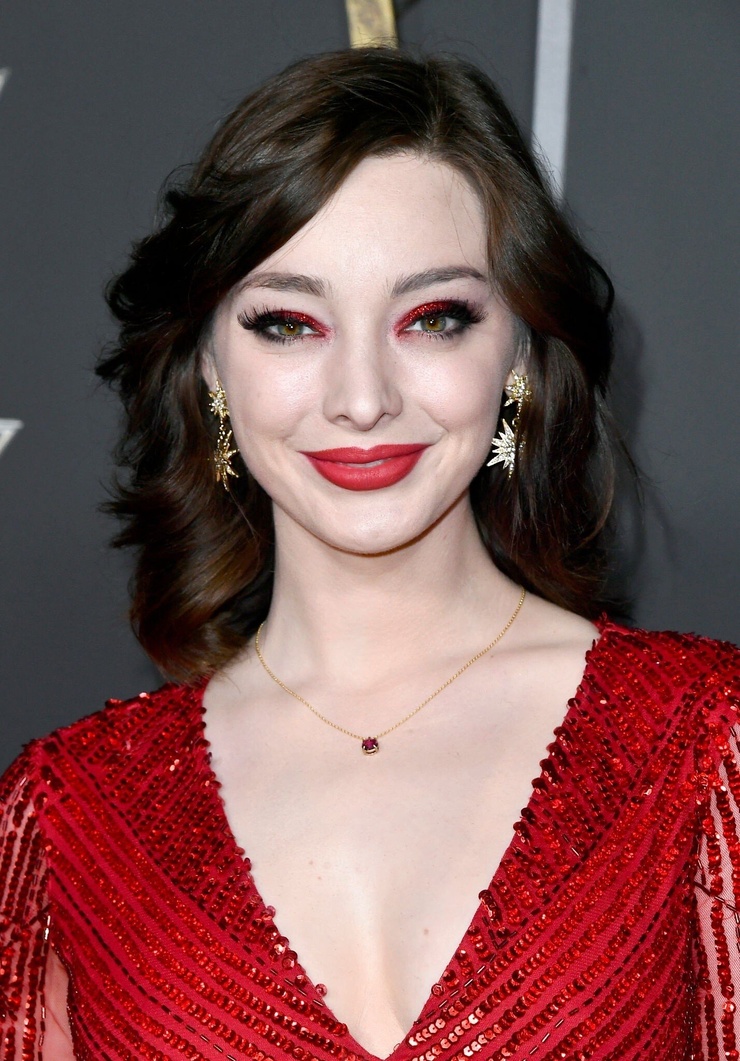 Emma Dumont Emma Dumont