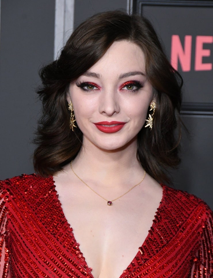 Emma Dumont Emma Dumont