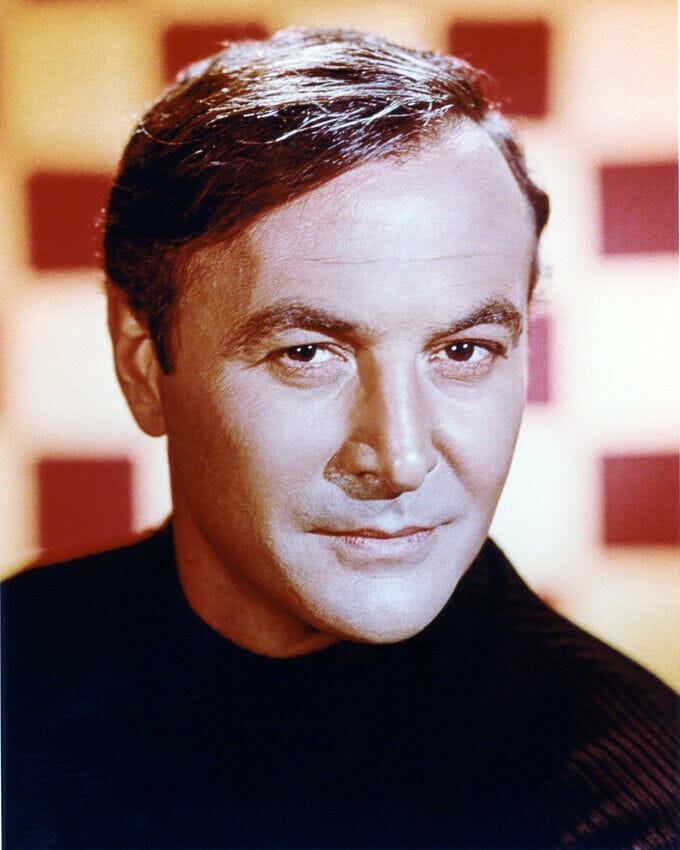 Robert Loggia