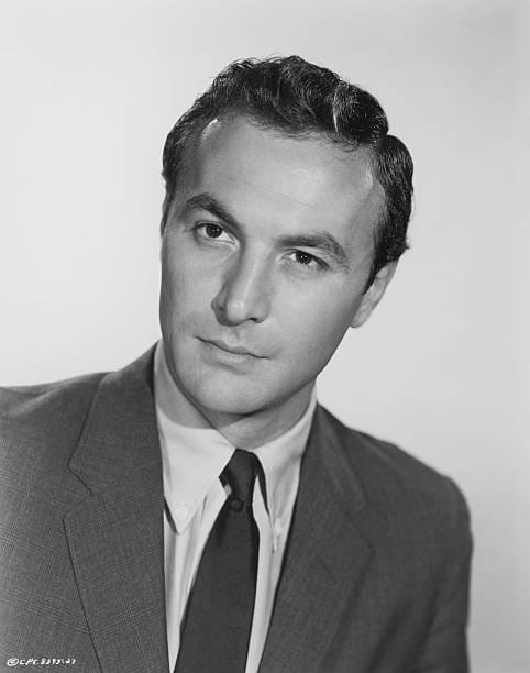 Robert Loggia