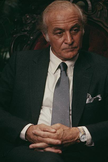 Robert Loggia