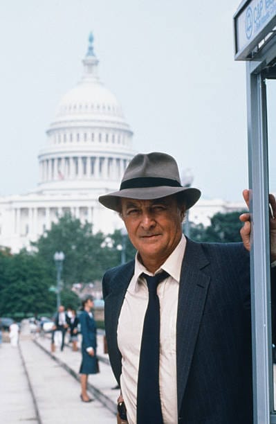 Robert Loggia