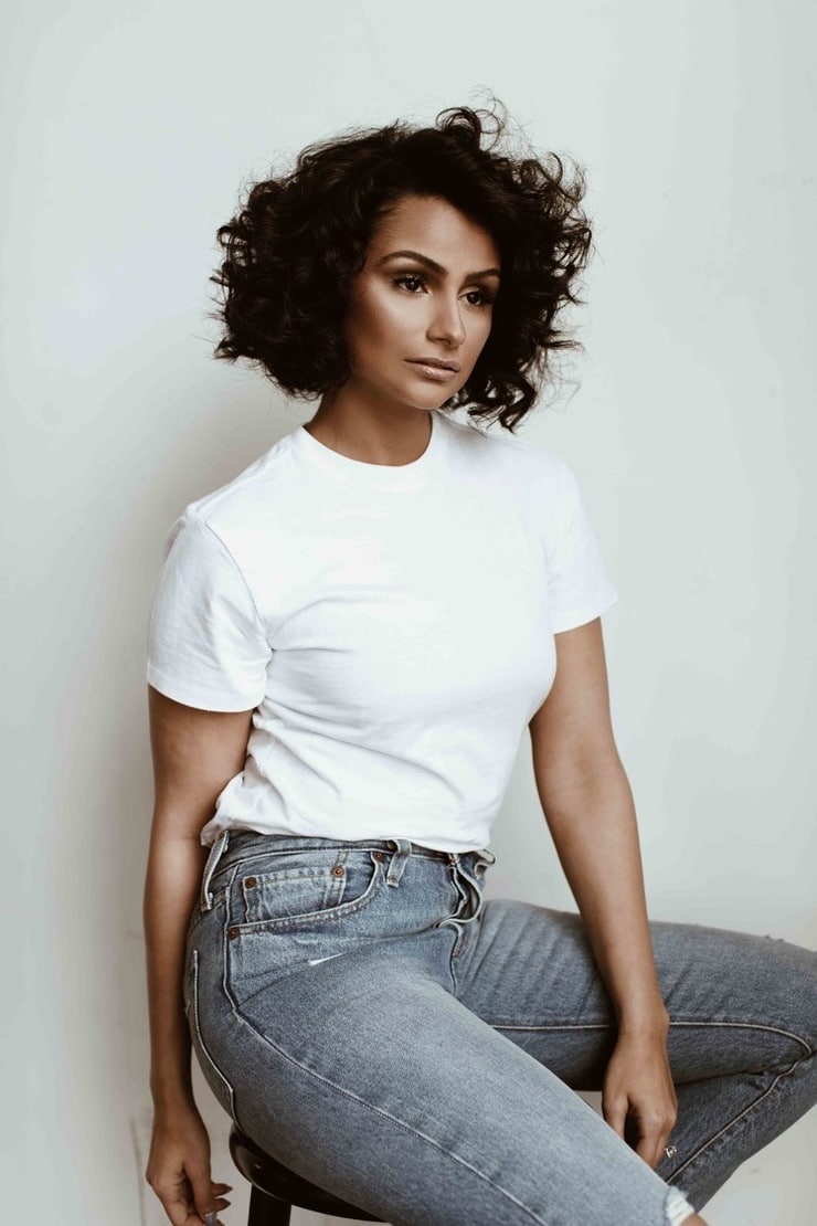 Nazanin Mandi