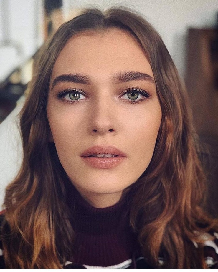 Melisa Döngel Melisa Döngel