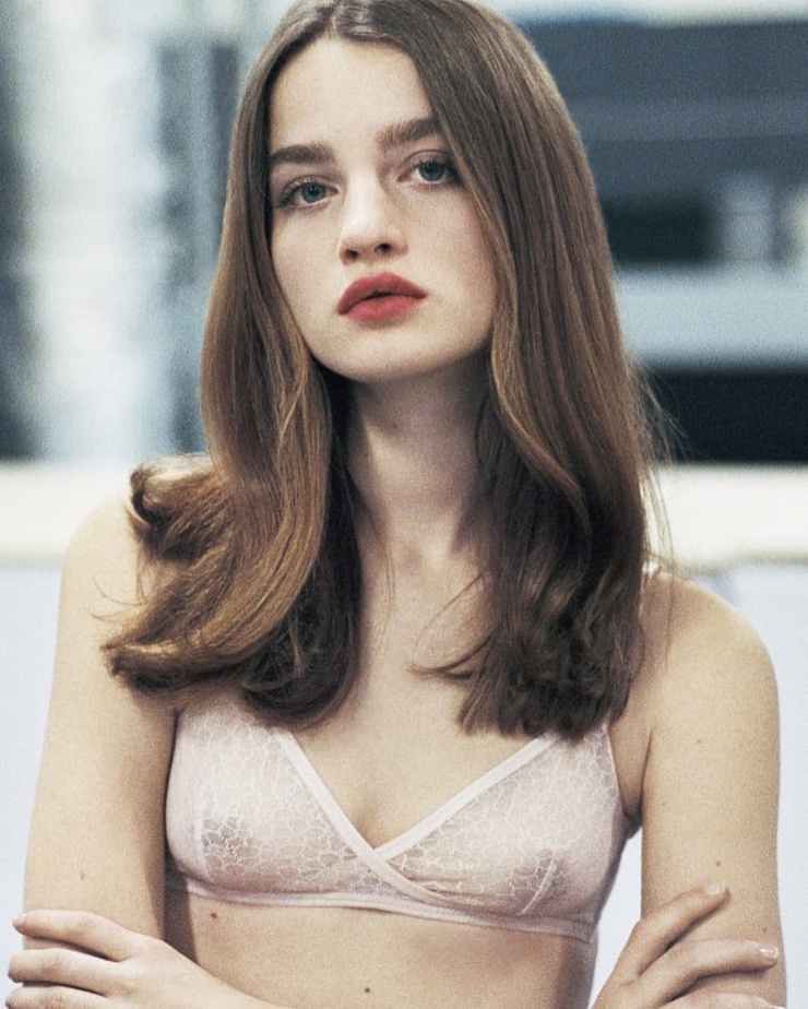 Adele Farine