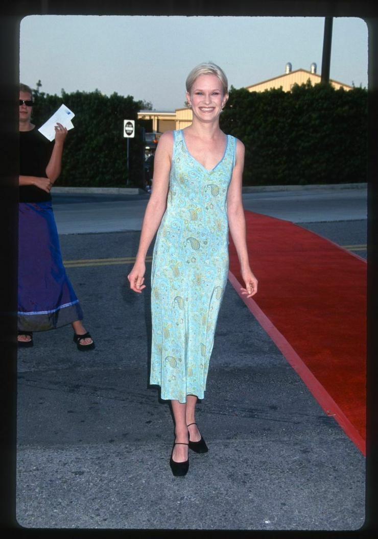 Nicholle Tom