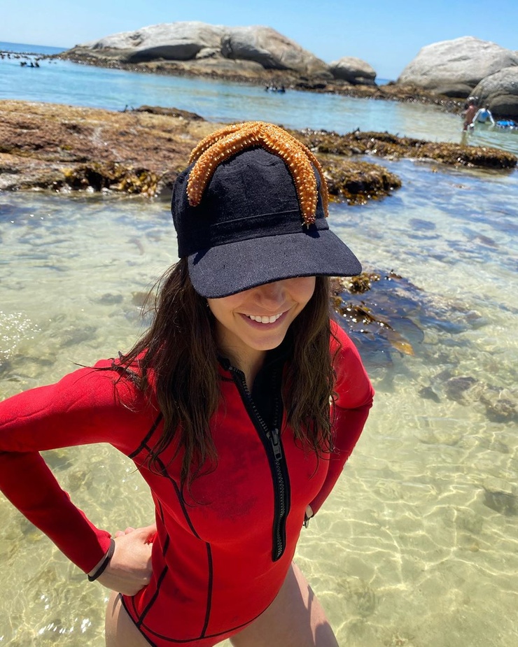 Nina Dobrev