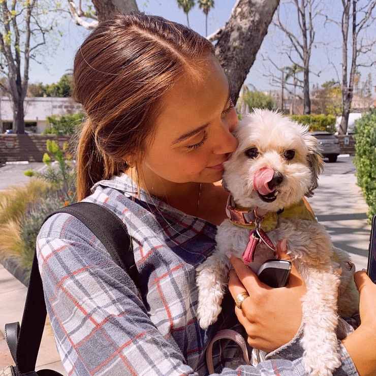 Alexis Ren