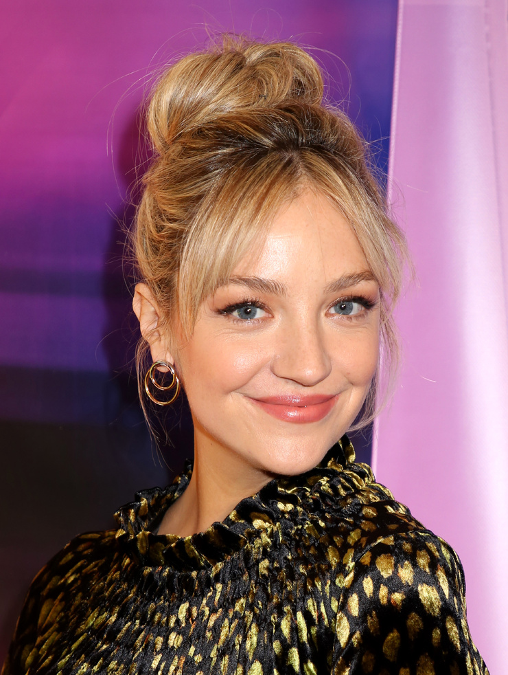 Abby Elliott Abby Elliott