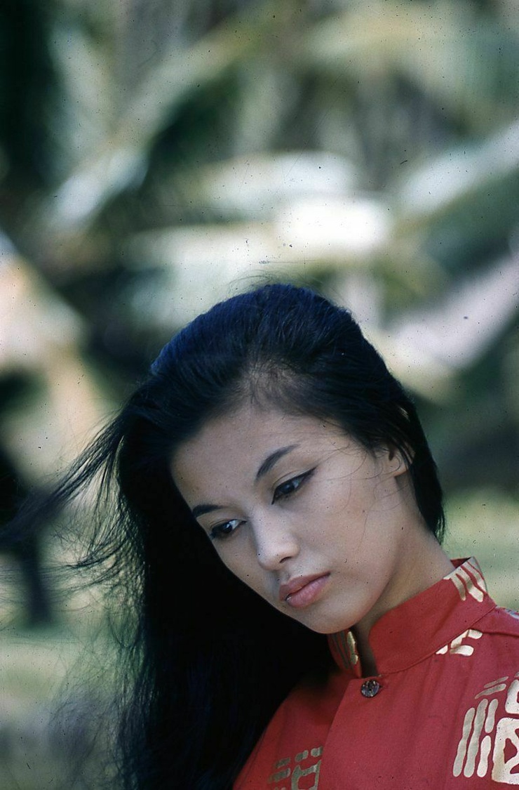 France Nuyen