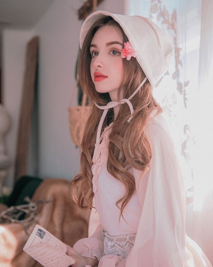 Elina Karimova Elina Karimova