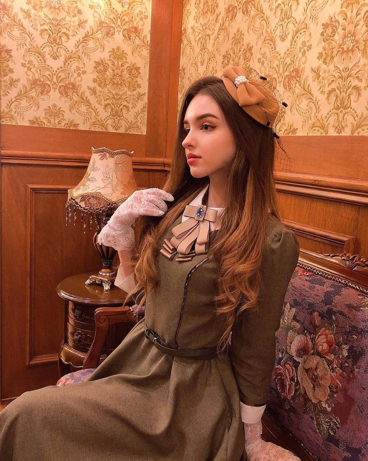 Elina Karimova Elina Karimova