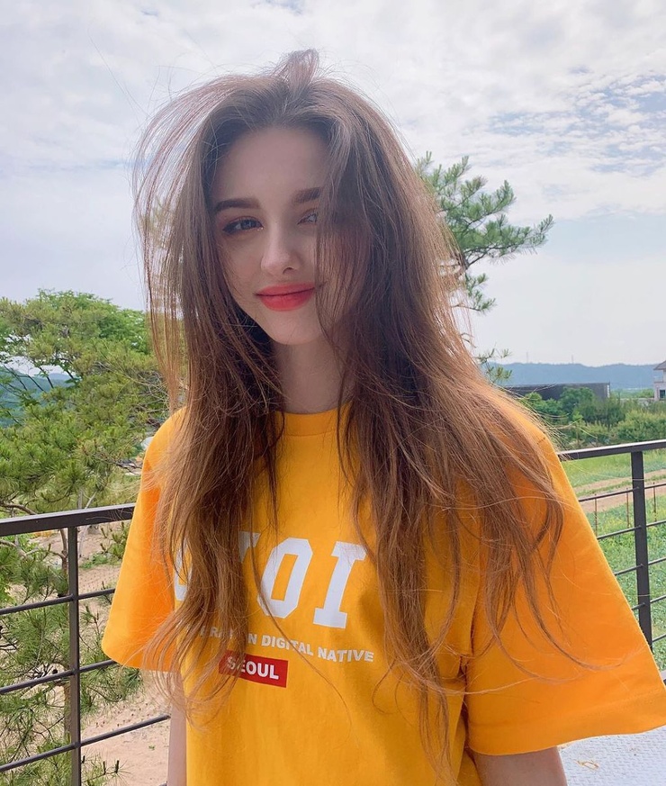 Elina Karimova Elina Karimova