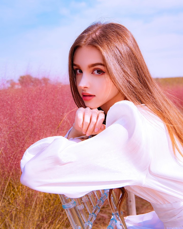 Elina Karimova Elina Karimova