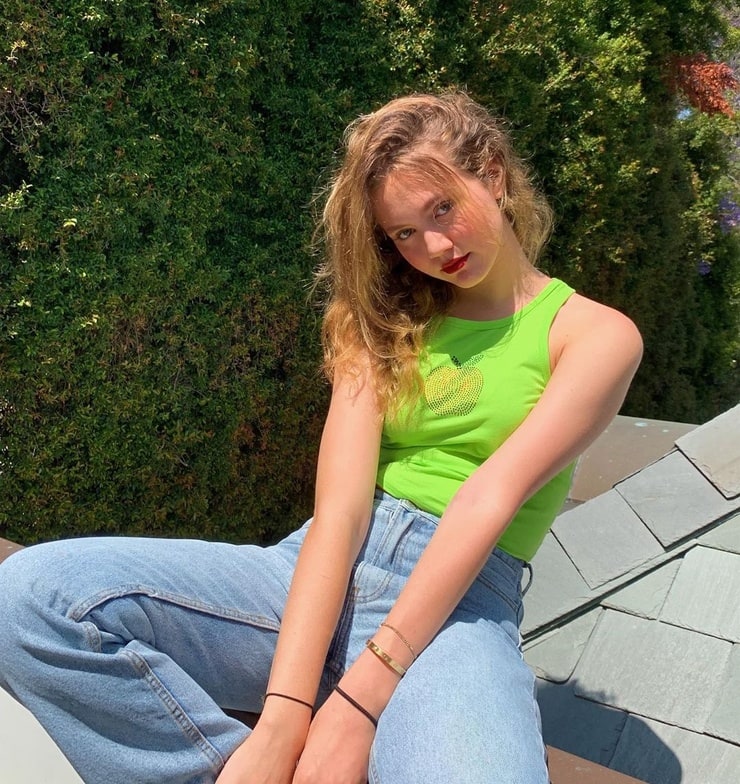 Iris Apatow