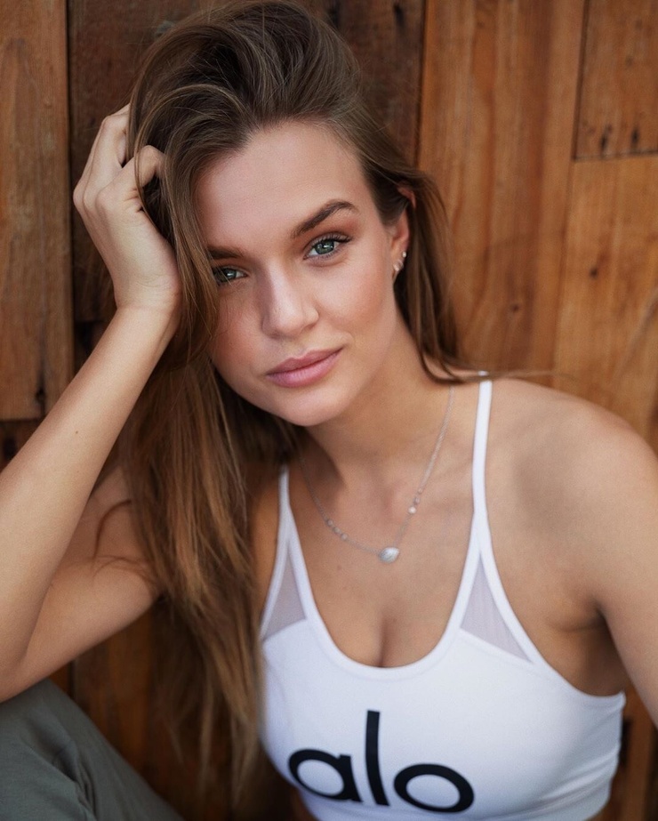740full-josephine-skriver.jpg