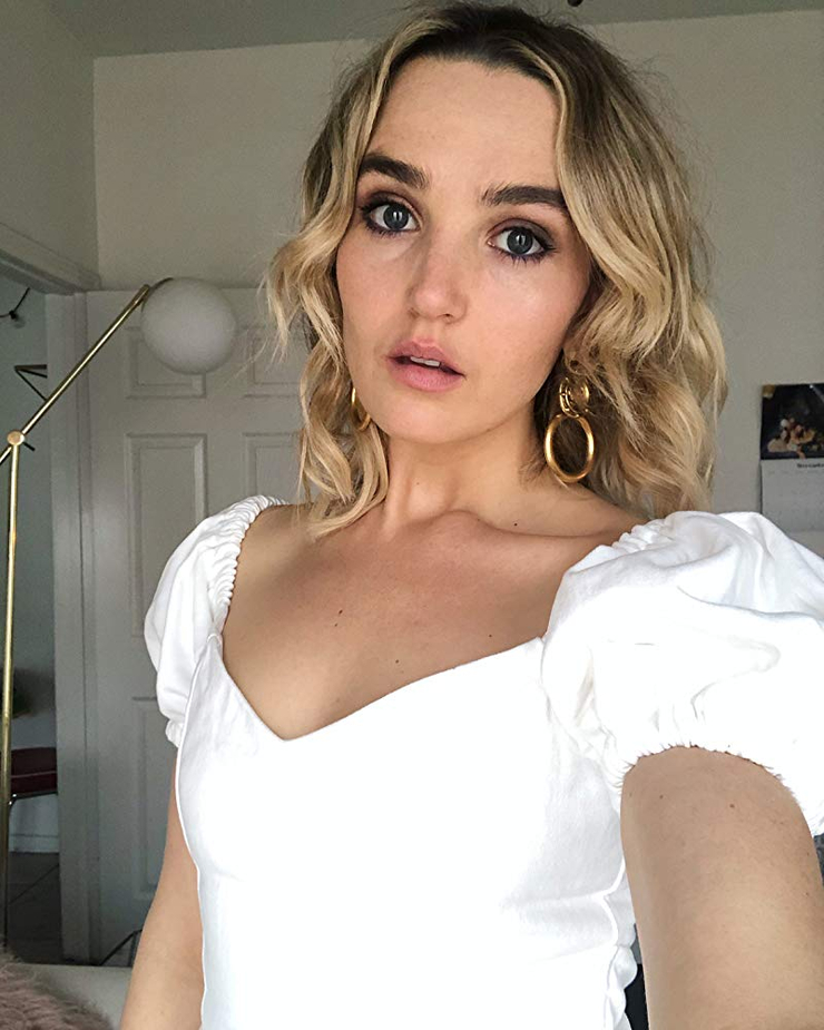 Chloe Fineman Chloe Fineman