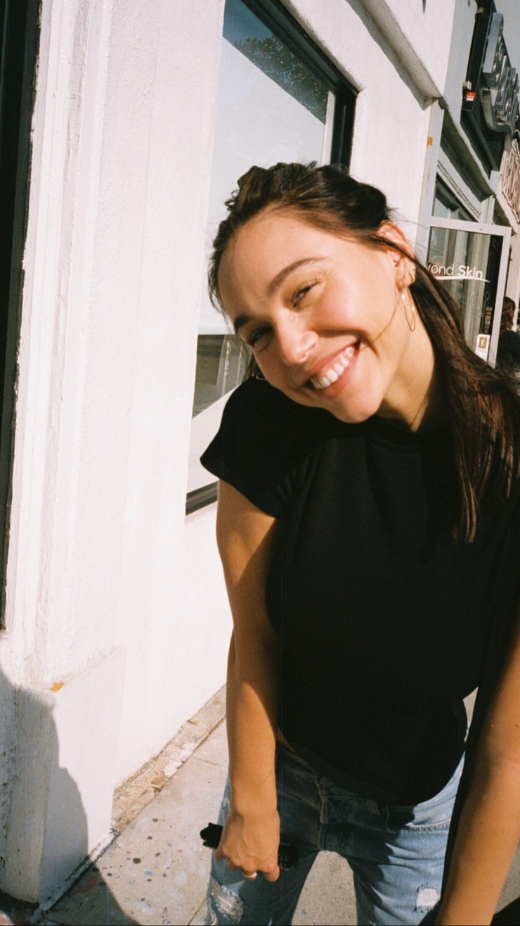 Alexis Ren