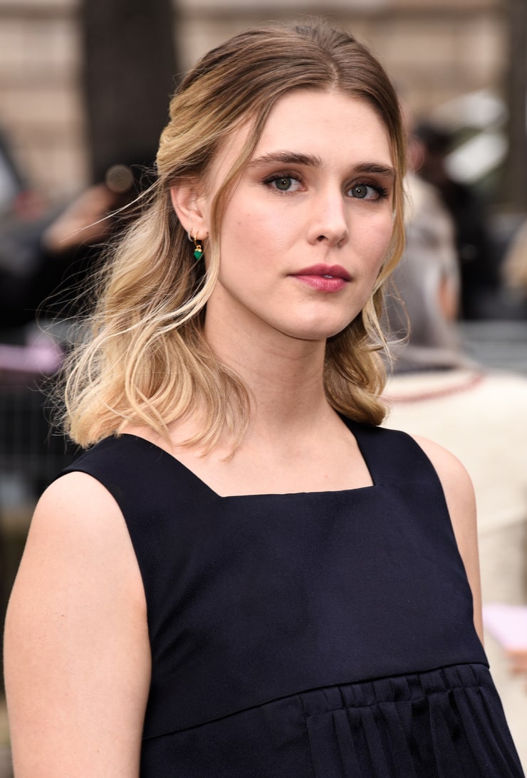 Picture Of Gaia Weiss