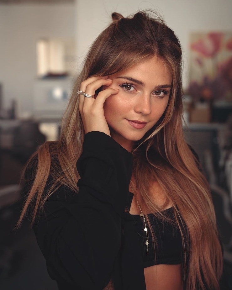 Jessy Hartel Picture