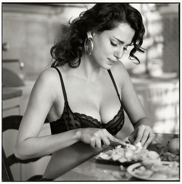 Catrinel Menghia Catrinel Menghia