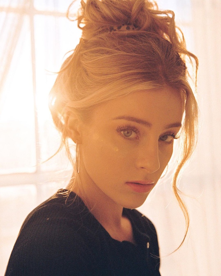 Daisy Keech Daisy Keech
