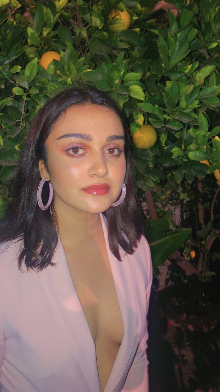 Ariela Barer