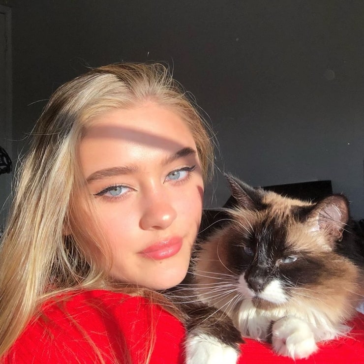 Lizzy Greene