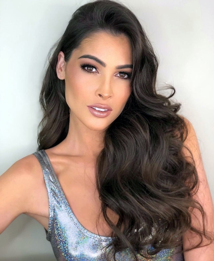 Mayra Dias Mayra Dias