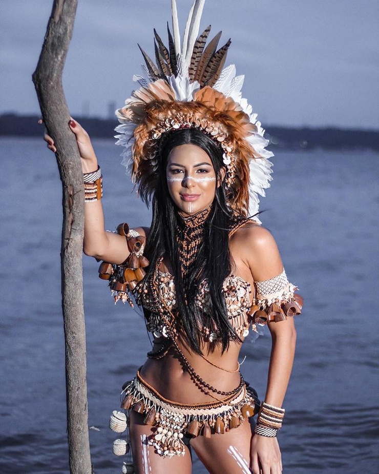 Mayra Dias Mayra Dias