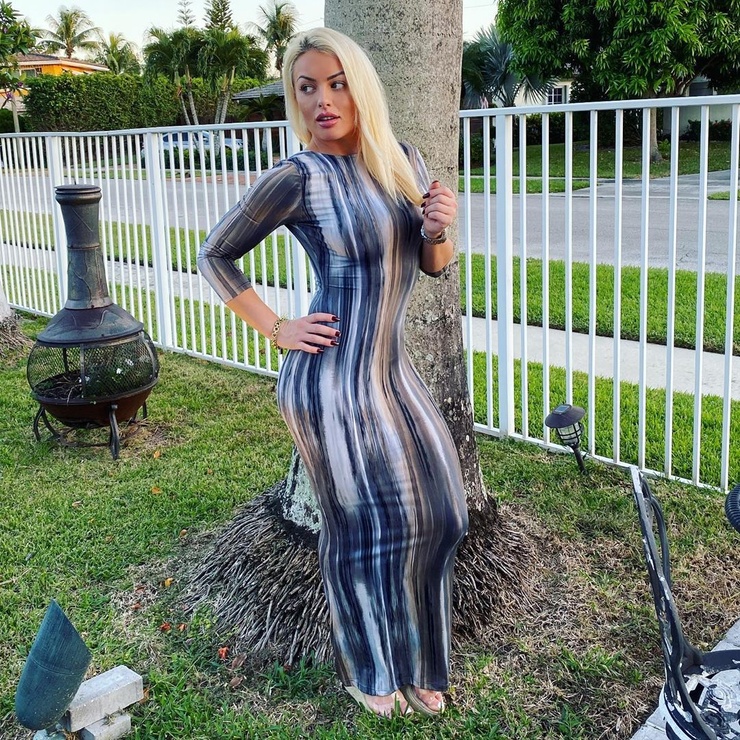 Amanda Saccomanno Amanda Saccomanno