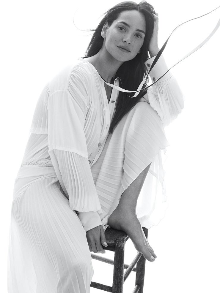 Adria Arjona Adria Arjona