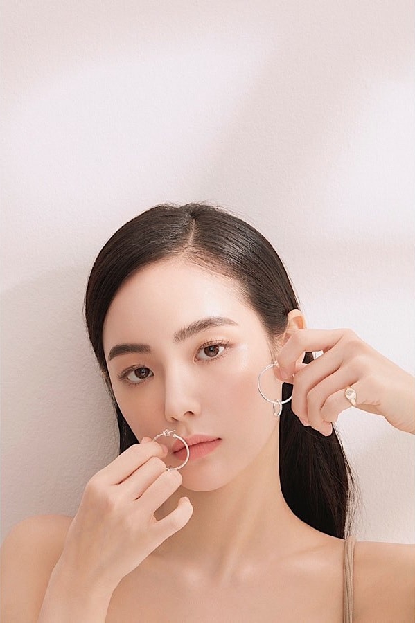 Suzu Hong Suzu Hong