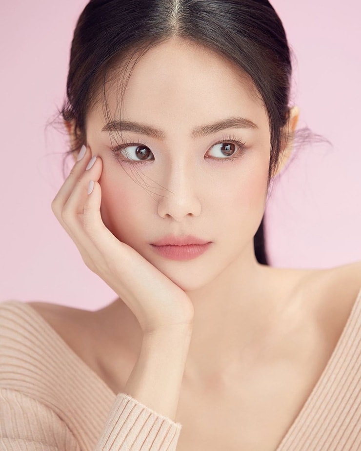 Suzu Hong