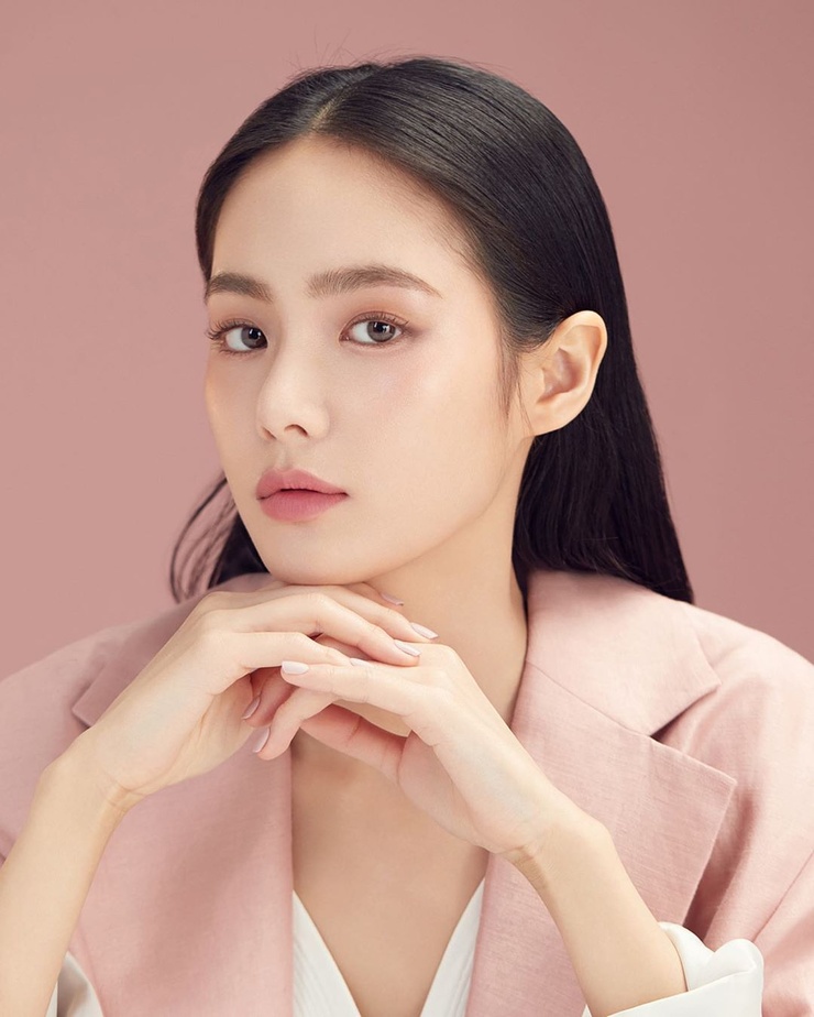 Suzu Hong Suzu Hong