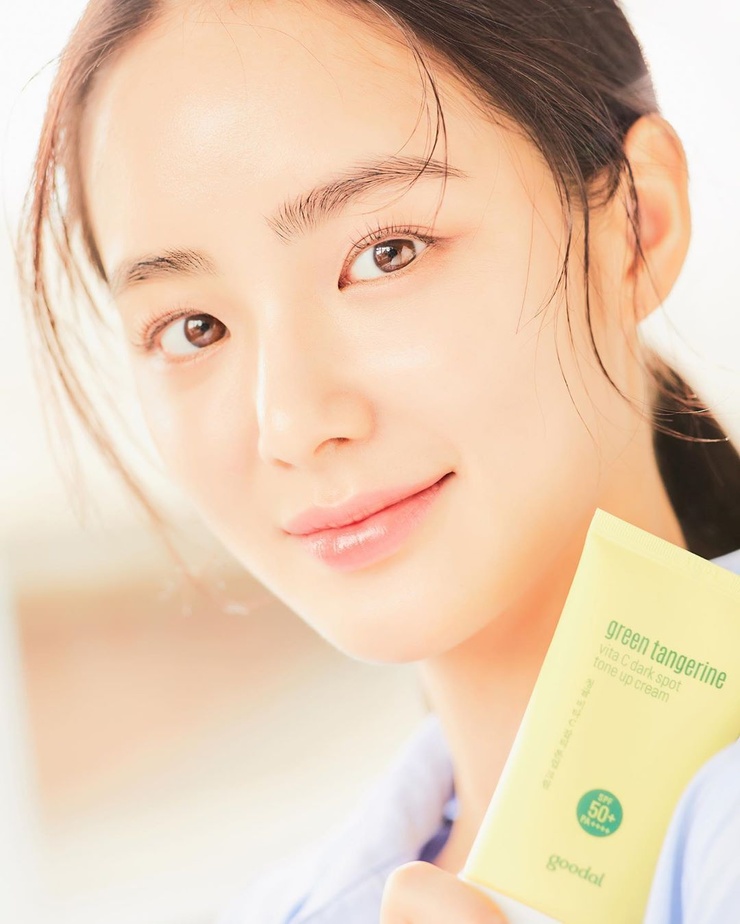 Suzu Hong Suzu Hong