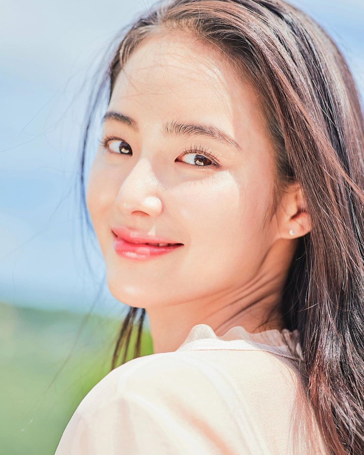 Suzu Hong Suzu Hong