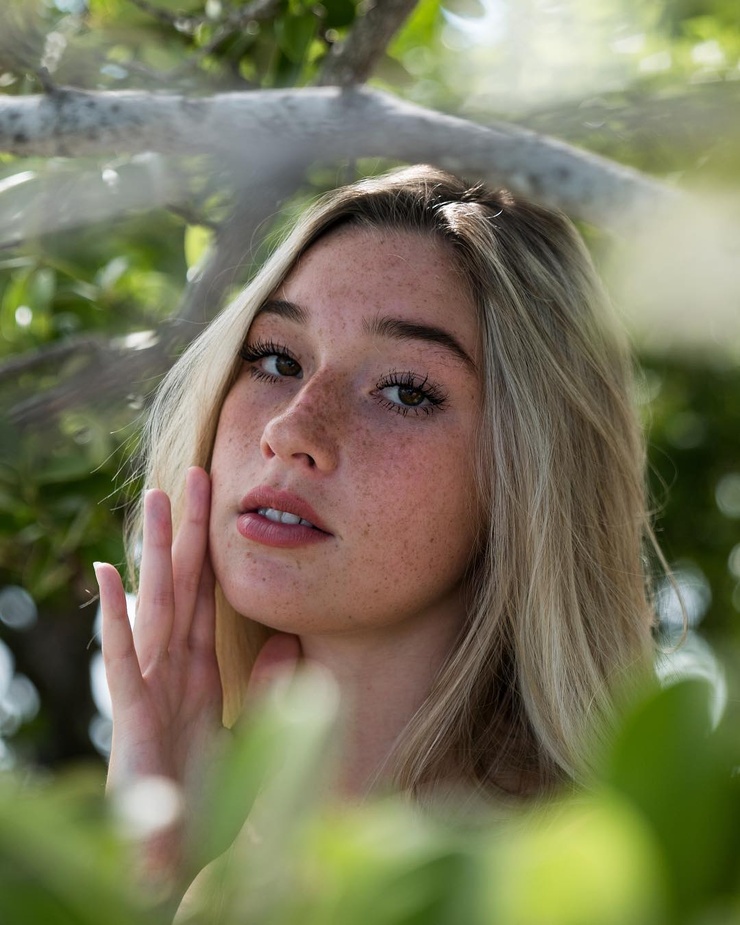 Picture of Kayla Jones ()