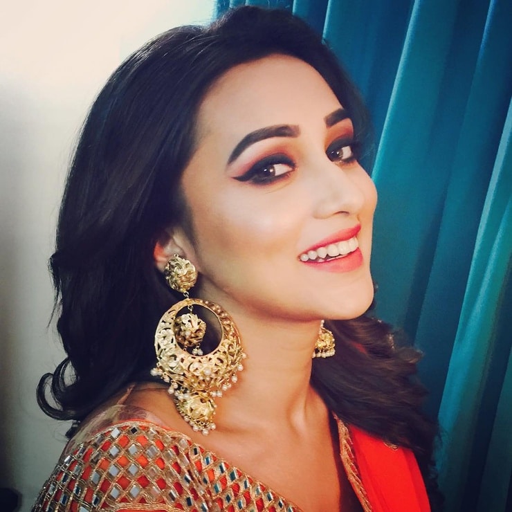 Mimi Chakraborty