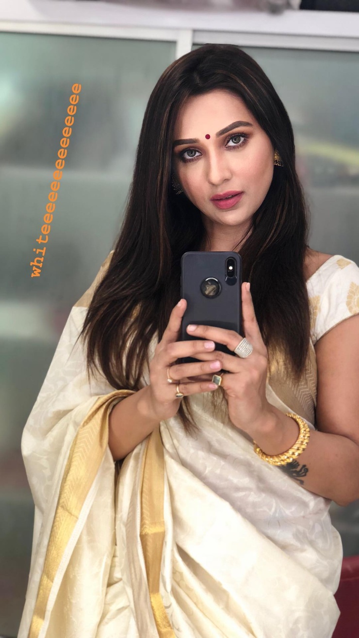 Mimi Chakraborty