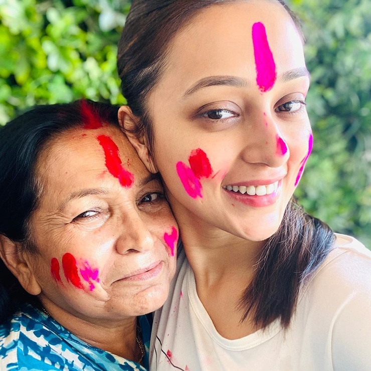 Mimi Chakraborty